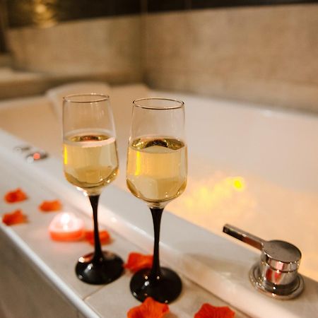 La Suite Romantique Avec Jacuzzi Au Coeur De Perpignan Exteriér fotografie
