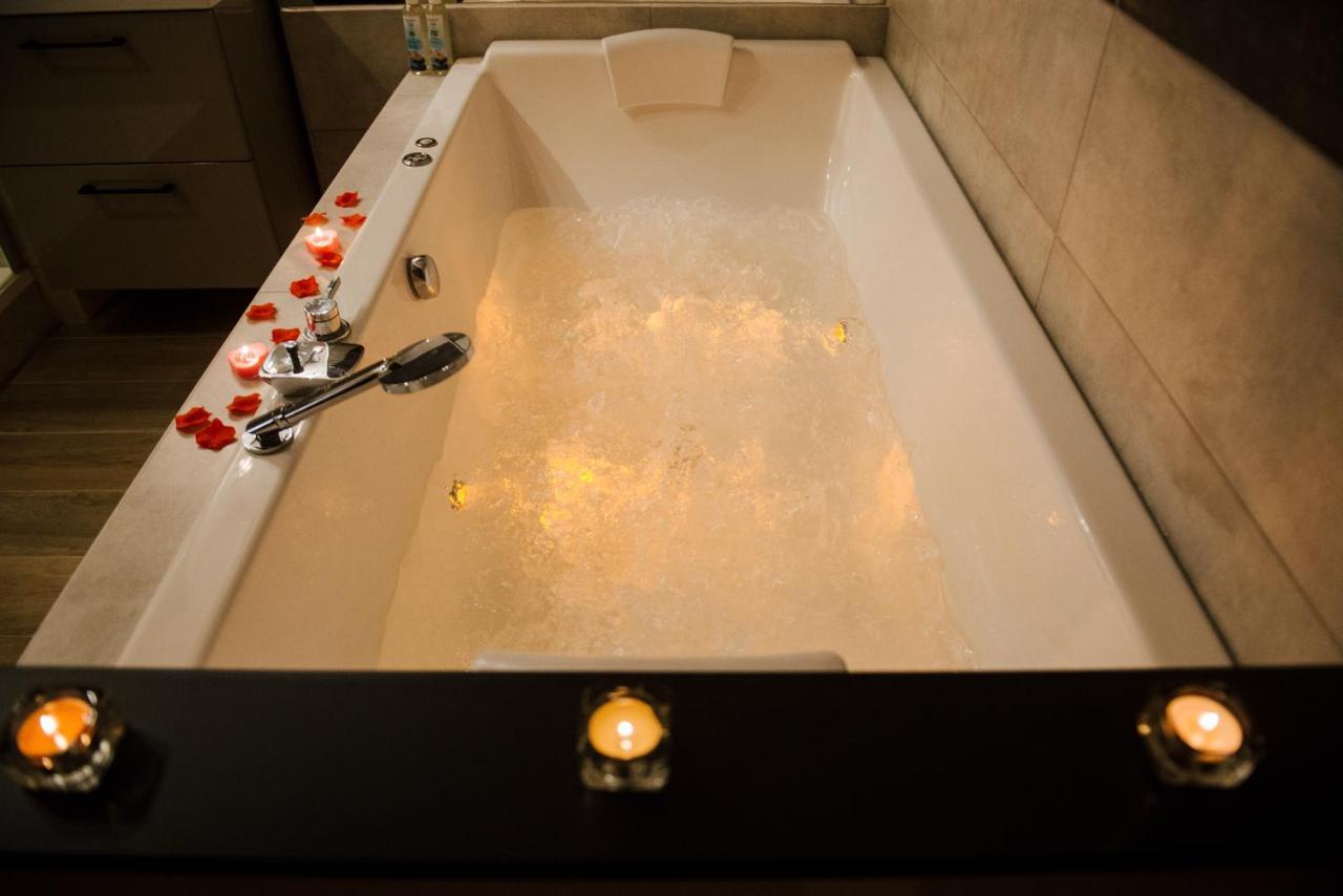 La Suite Romantique Avec Jacuzzi Au Coeur De Perpignan Exteriér fotografie
