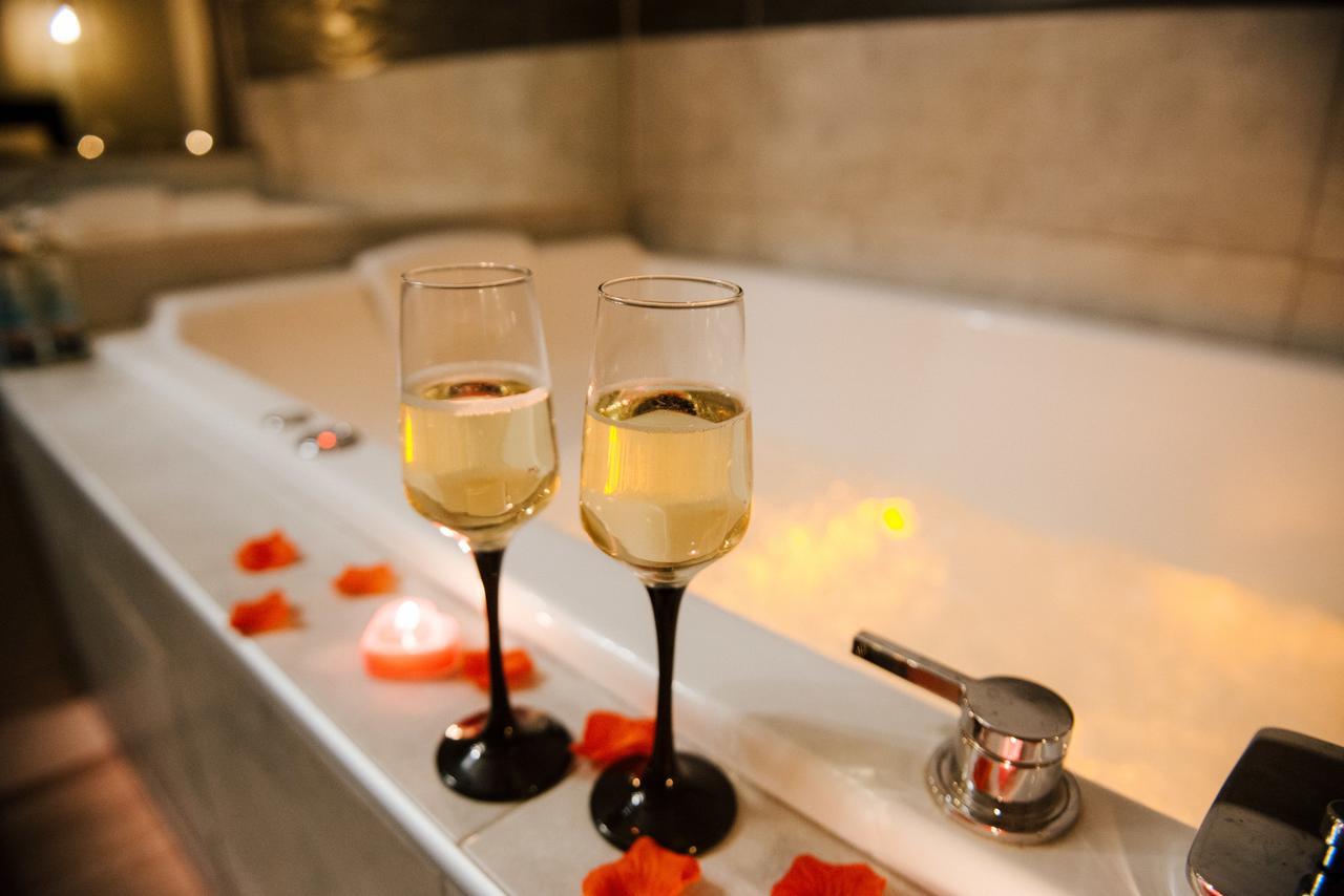 La Suite Romantique Avec Jacuzzi Au Coeur De Perpignan Exteriér fotografie